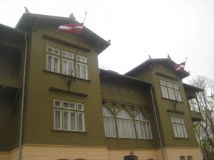 historisches Gebäude in Kuldĩga